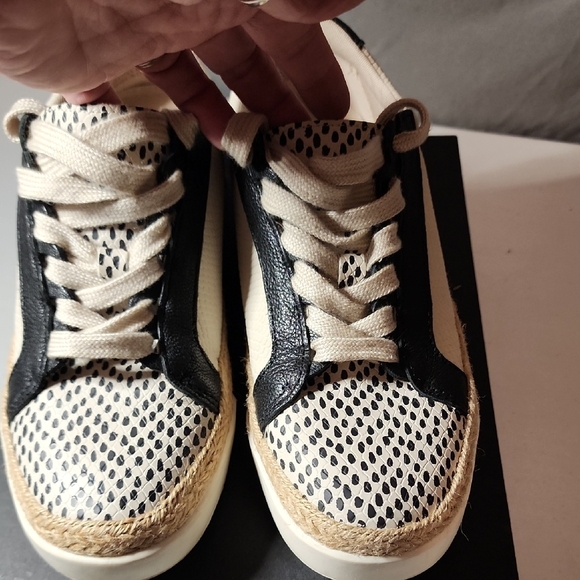 Crown Vintage Black and Cream Footwear - Picture 3 of 9